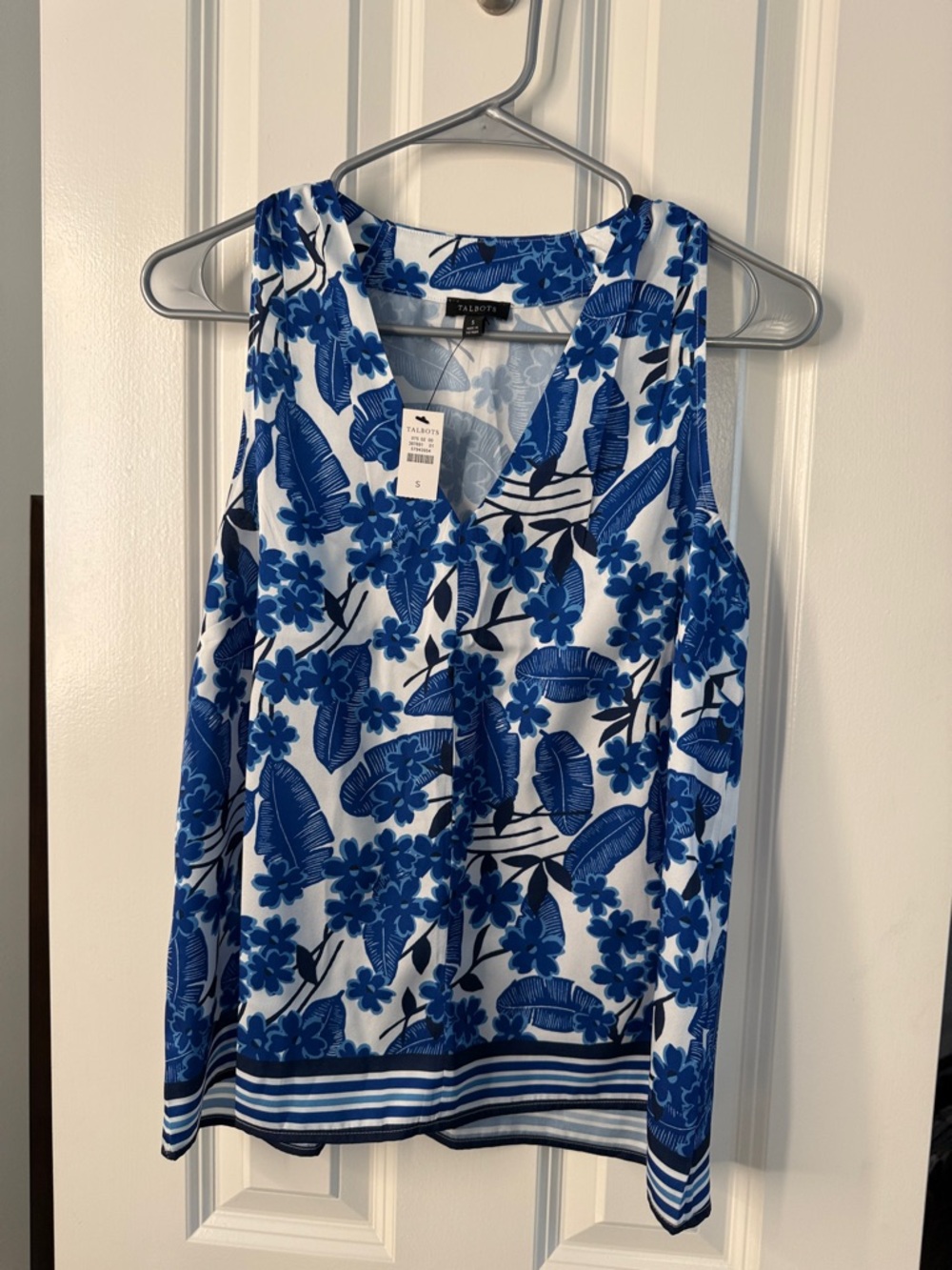 NWT Talbots White and Blue Floral V-Neck Sleeveless Camisole